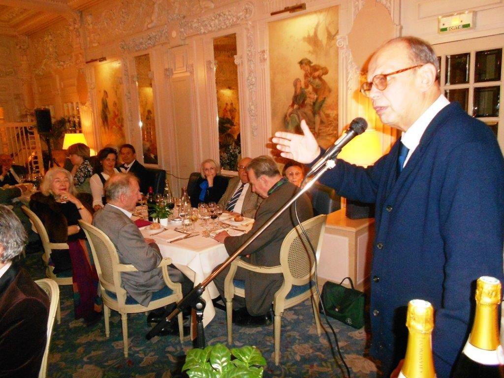 Intervention du romancier Vladimir Fedorovski, lors
du dîner de gala du GEM, le 22 novembre 2014.